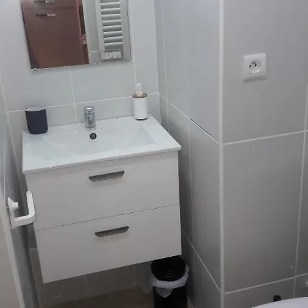 Studio Port Wifi Terrasse Appartement Hyères